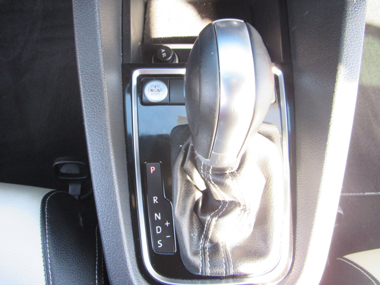 Volkswagen Jetta Sedan 4dr Auto 1.8T Sport PZEV 2016