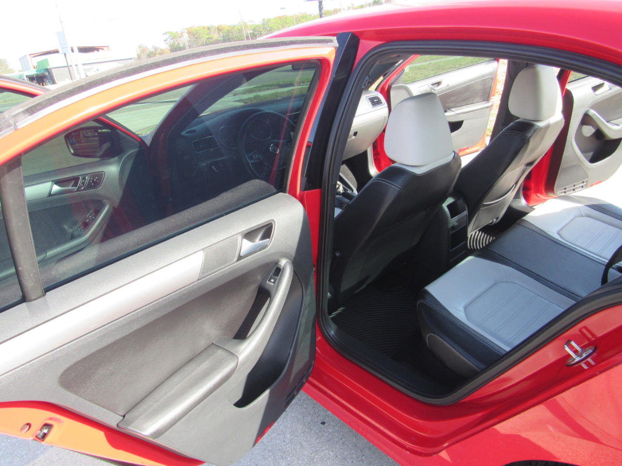 Volkswagen Jetta Sedan 4dr Auto 1.8T Sport PZEV 2016