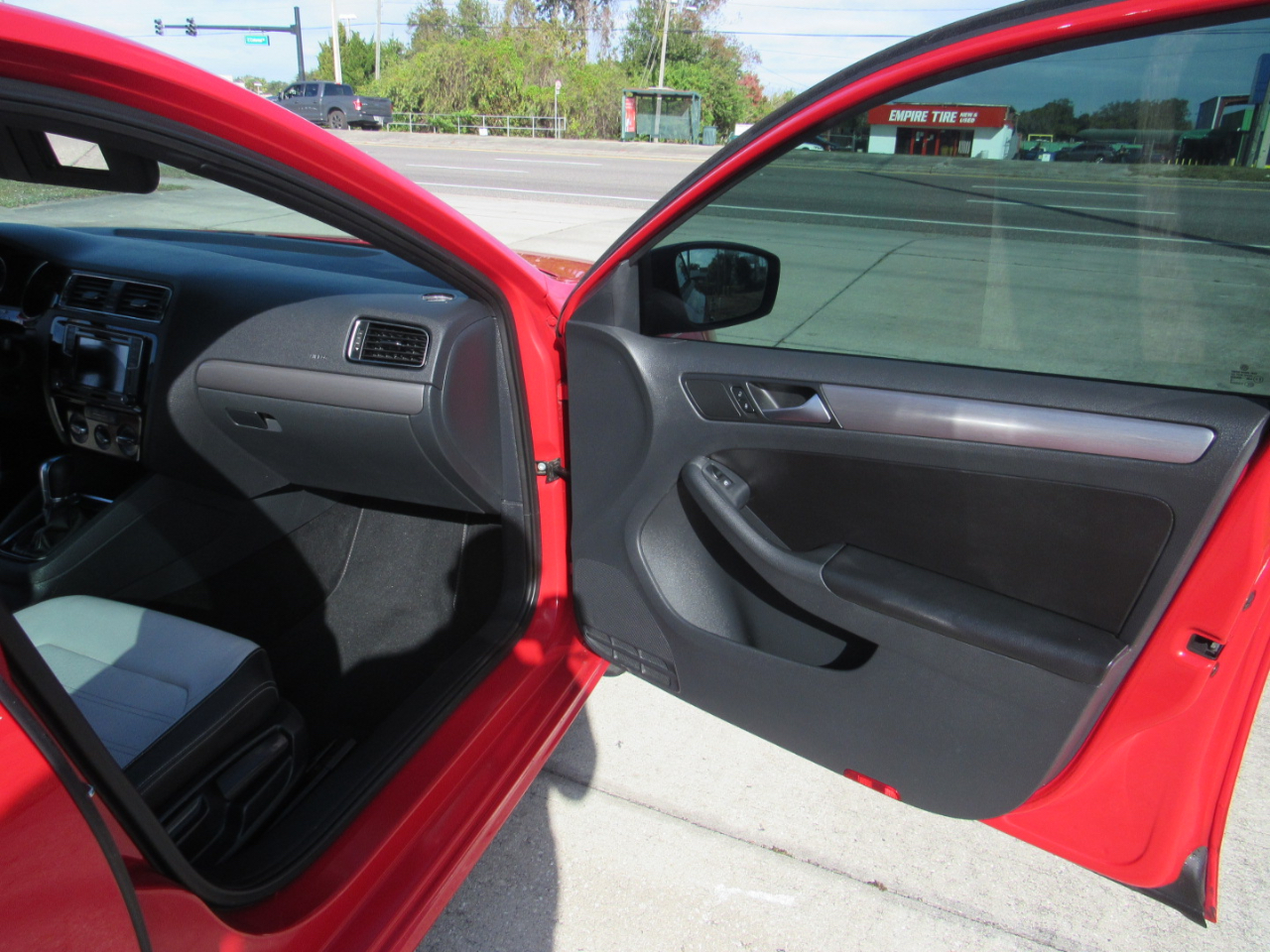 Volkswagen Jetta Sedan 4dr Auto 1.8T Sport PZEV 2016