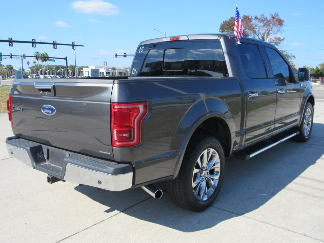 Ford F-150 2WD SuperCrew 145" Lariat 2015