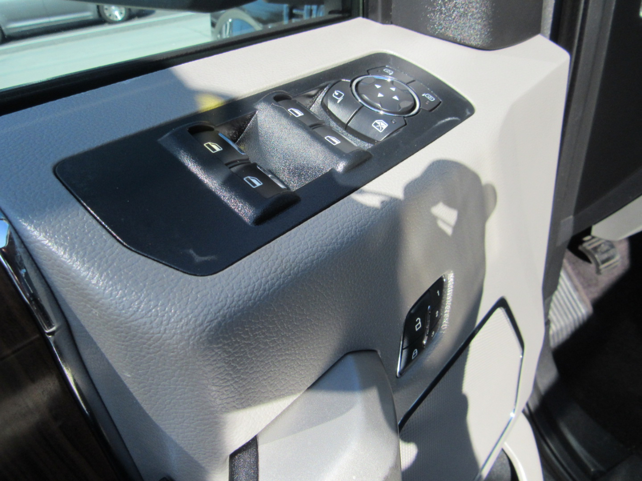 Ford F-150 2WD SuperCrew 145" Lariat 2015