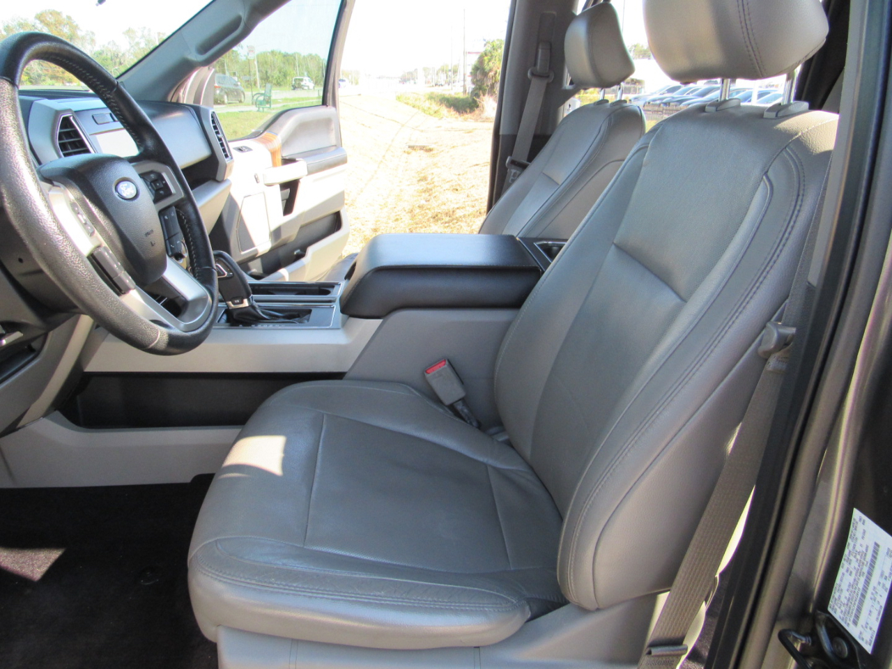 Ford F-150 2WD SuperCrew 145" Lariat 2015