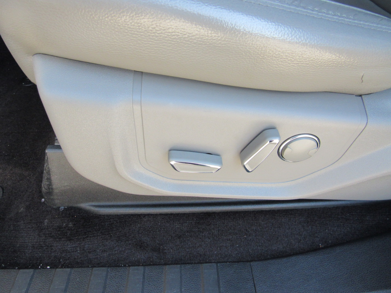 Ford F-150 2WD SuperCrew 145" Lariat 2015