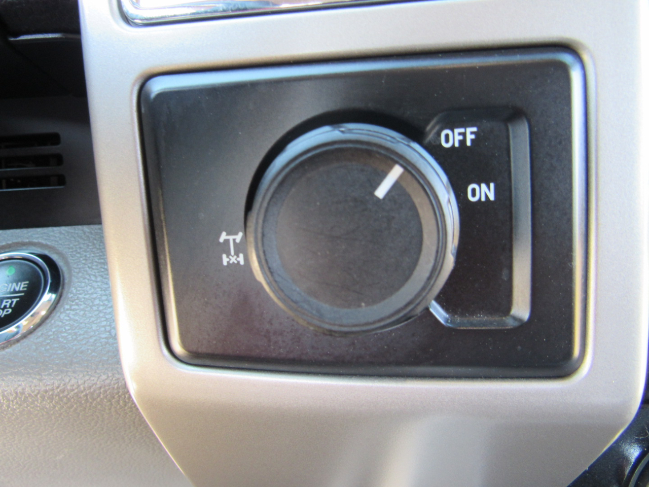 Ford F-150 2WD SuperCrew 145" Lariat 2015