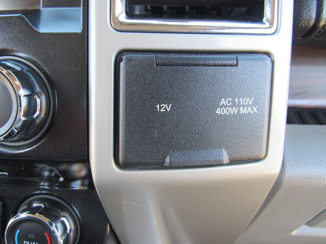 Ford F-150 2WD SuperCrew 145" Lariat 2015