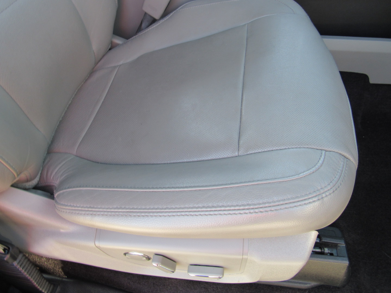 Ford F-150 2WD SuperCrew 145" Lariat 2015