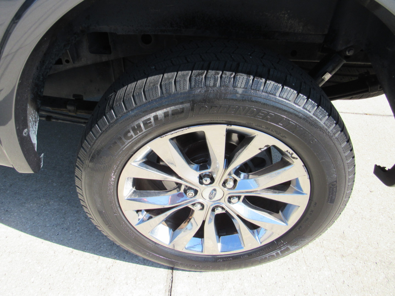 Ford F-150 2WD SuperCrew 145" Lariat 2015