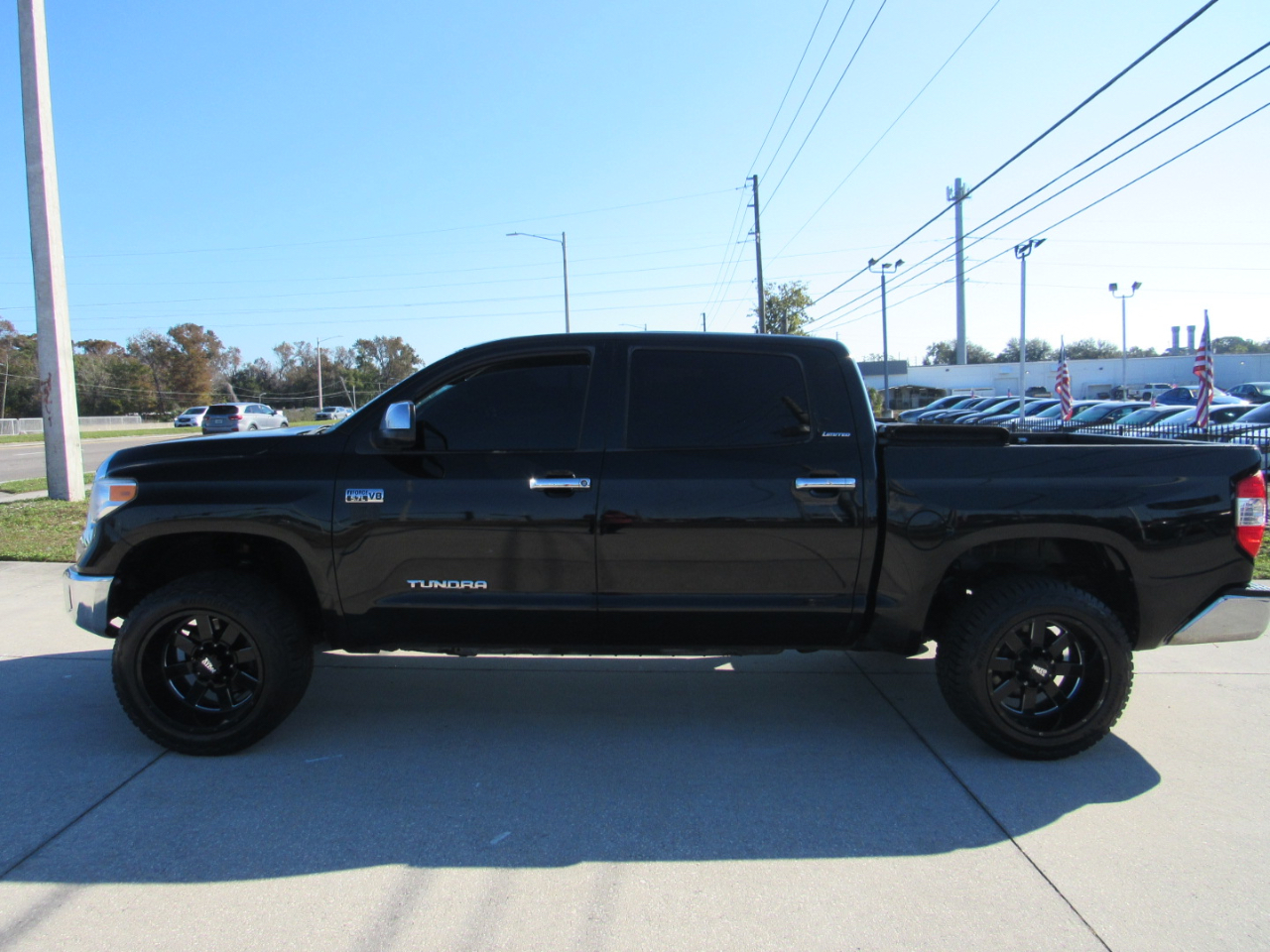 Toyota Tundra 2WD Truck CrewMax 5.7L FFV V8 6-Spd AT LTD (Natl) 2016