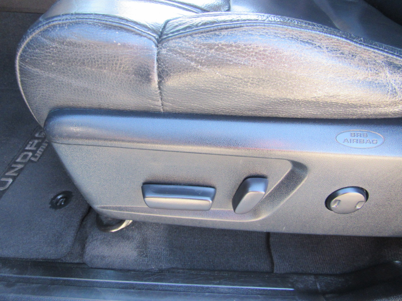 Toyota Tundra 2WD Truck CrewMax 5.7L FFV V8 6-Spd AT LTD (Natl) 2016