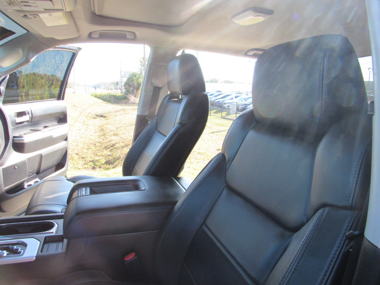 Toyota Tundra 2WD Truck CrewMax 5.7L FFV V8 6-Spd AT LTD (Natl) 2016