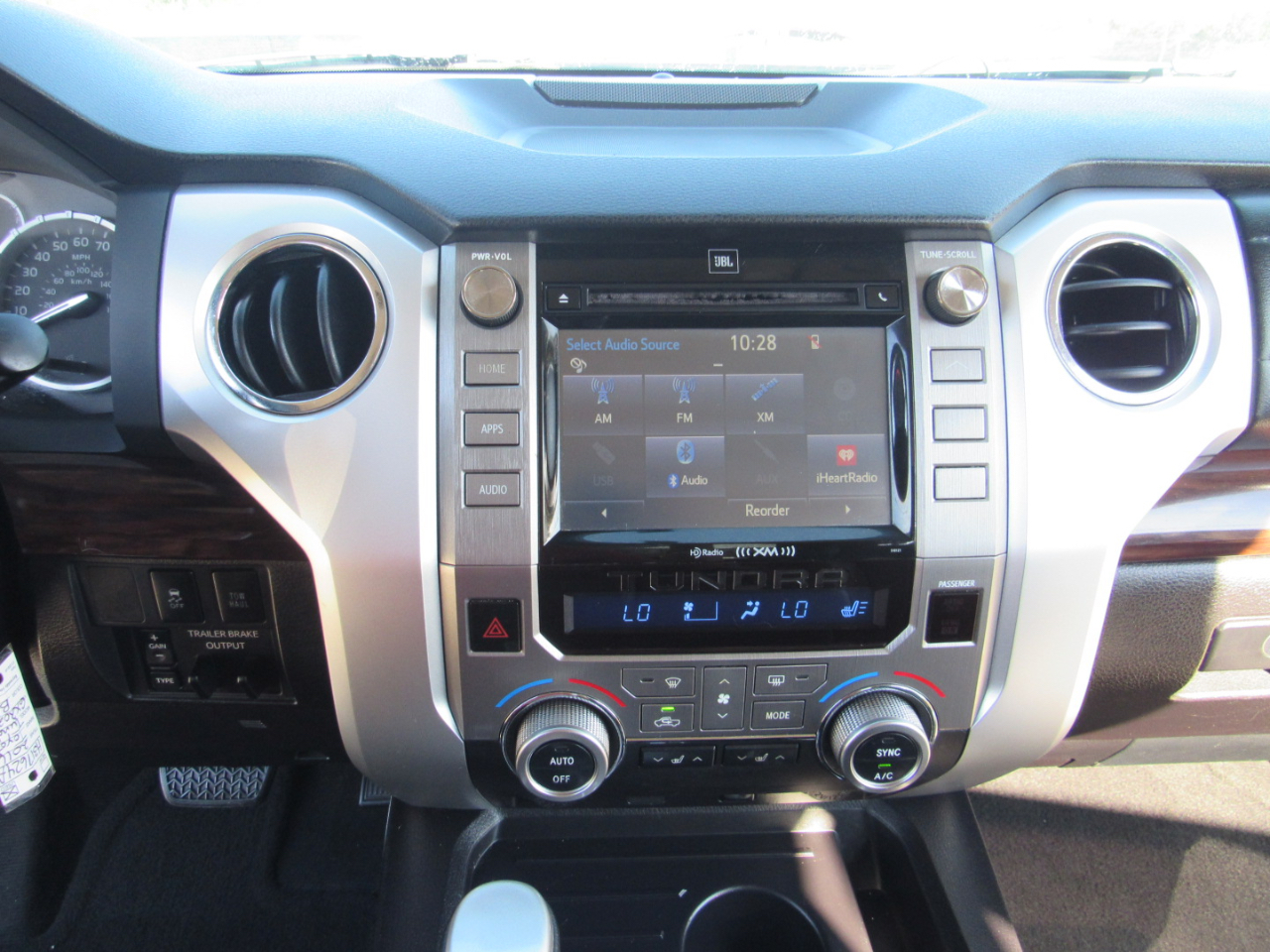 Toyota Tundra 2WD Truck CrewMax 5.7L FFV V8 6-Spd AT LTD (Natl) 2016