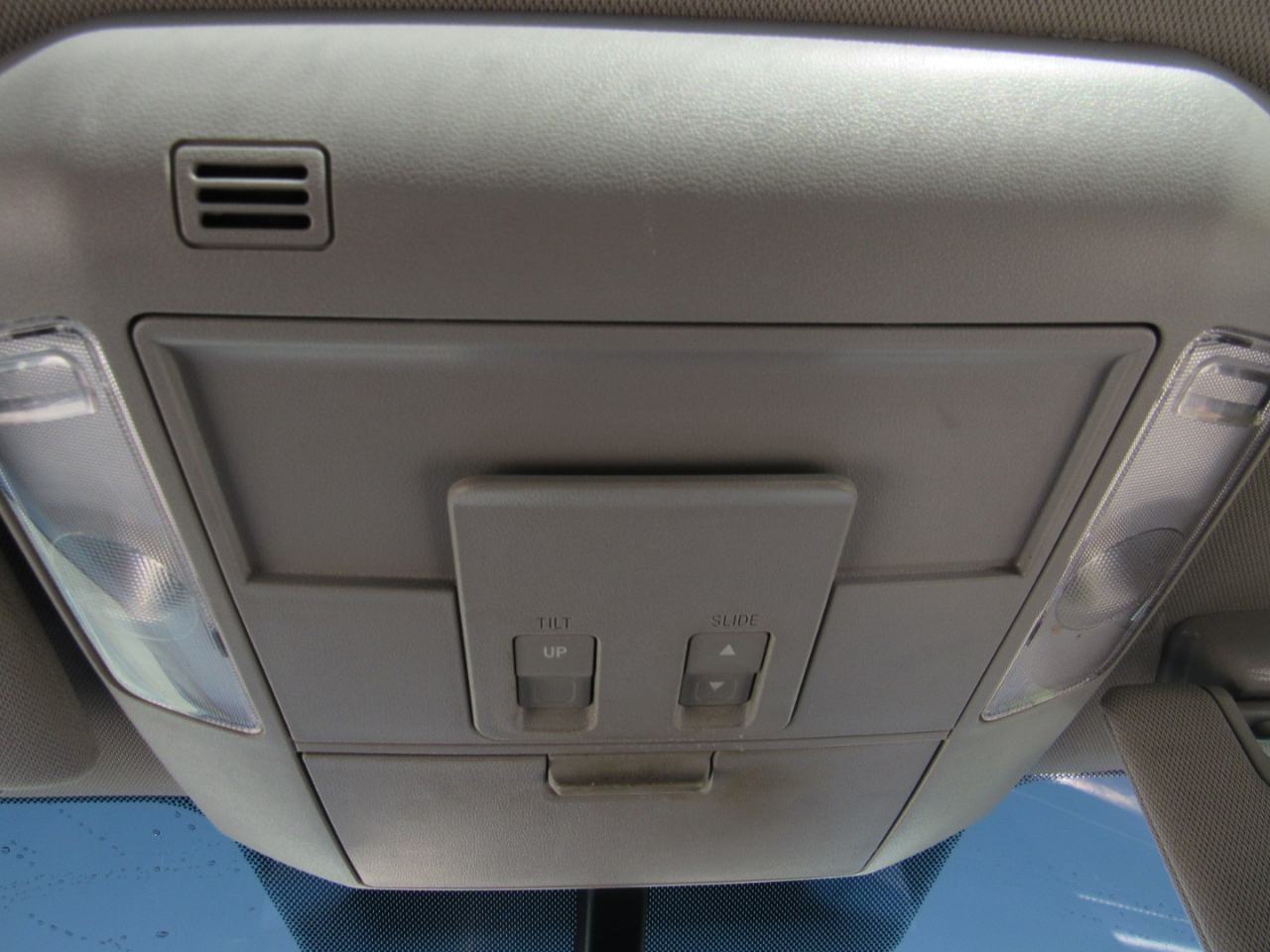 Toyota Tundra 2WD Truck CrewMax 5.7L FFV V8 6-Spd AT LTD (Natl) 2016