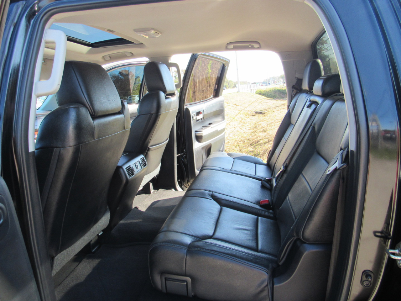 Toyota Tundra 2WD Truck CrewMax 5.7L FFV V8 6-Spd AT LTD (Natl) 2016