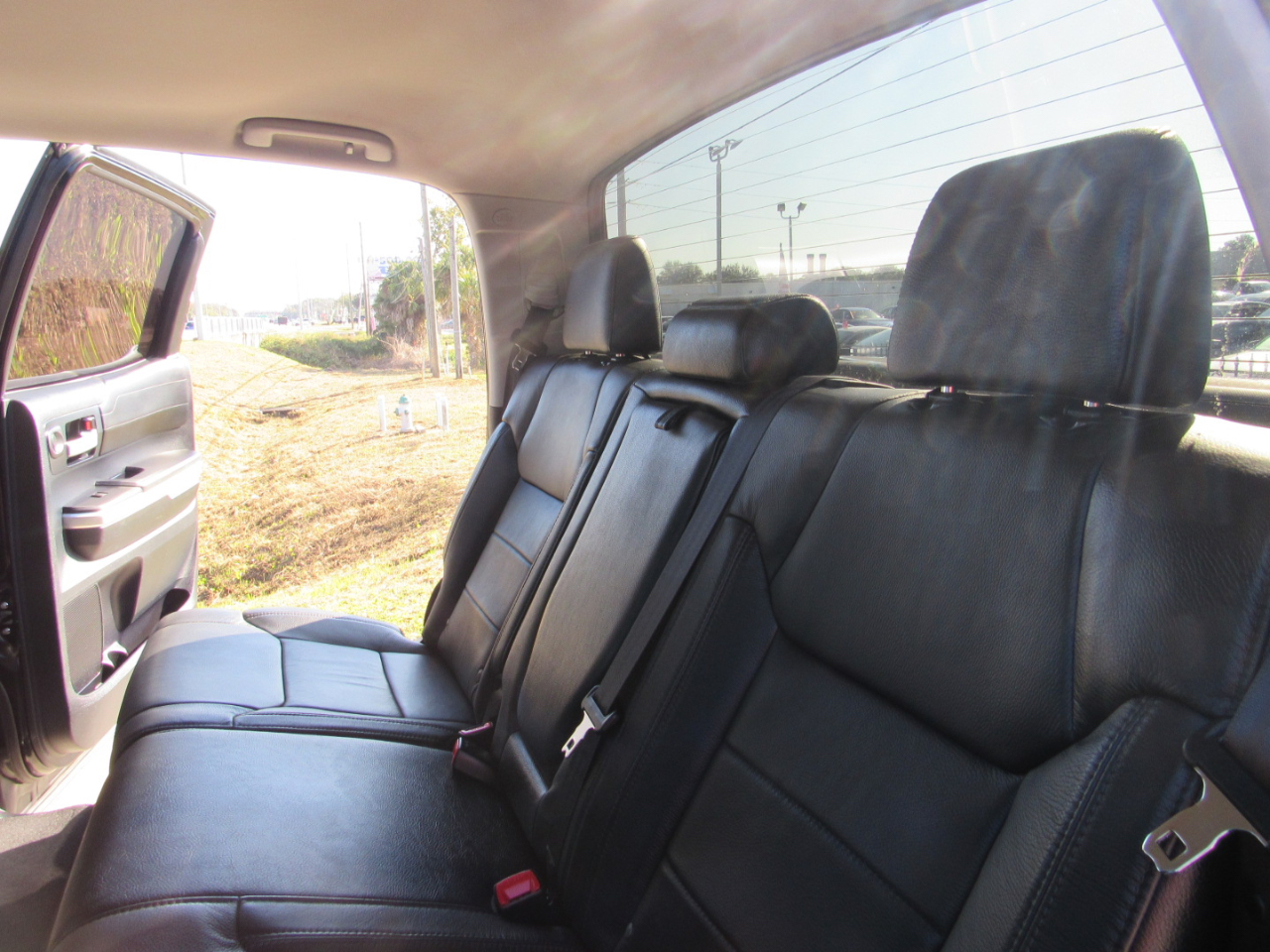 Toyota Tundra 2WD Truck CrewMax 5.7L FFV V8 6-Spd AT LTD (Natl) 2016