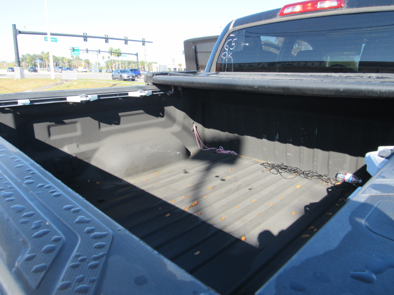 Toyota Tundra 2WD Truck CrewMax 5.7L FFV V8 6-Spd AT LTD (Natl) 2016