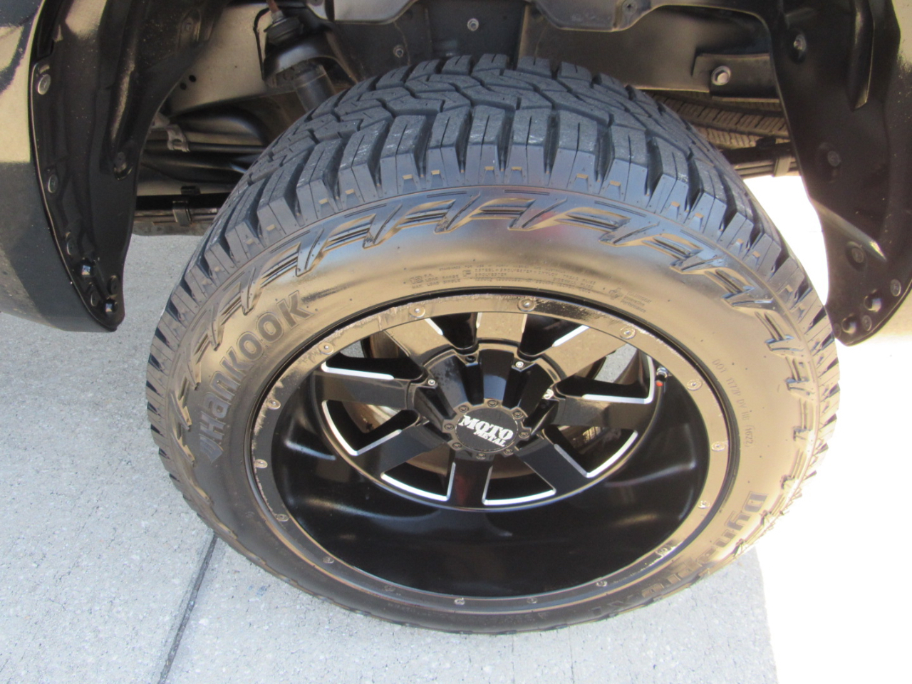 Toyota Tundra 2WD Truck CrewMax 5.7L FFV V8 6-Spd AT LTD (Natl) 2016