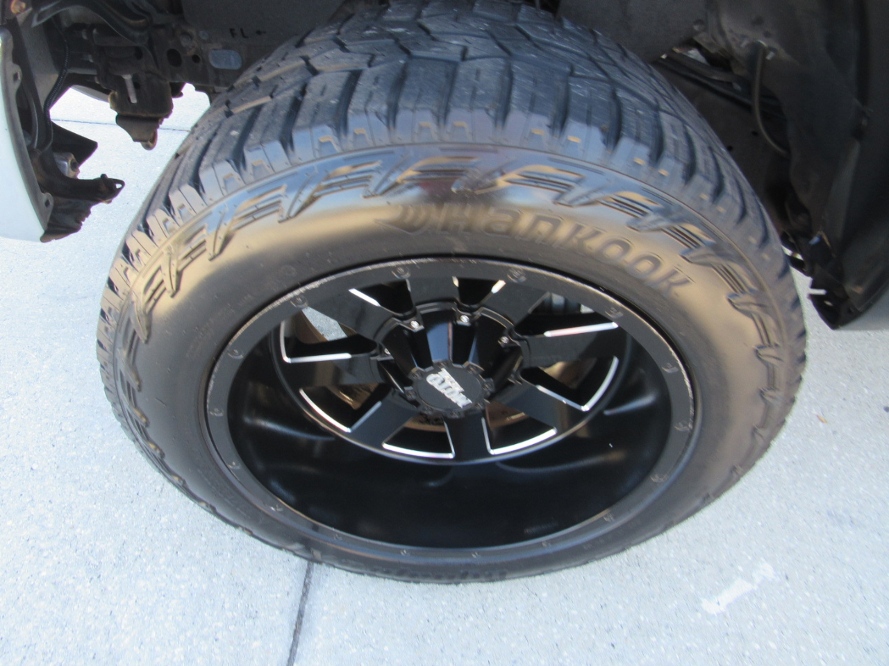 Toyota Tundra 2WD Truck CrewMax 5.7L FFV V8 6-Spd AT LTD (Natl) 2016