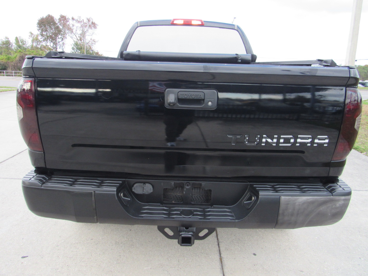 Toyota Tundra 2WD Truck Double Cab 4.6L V8 6-Spd AT SR5 (Natl) 2015