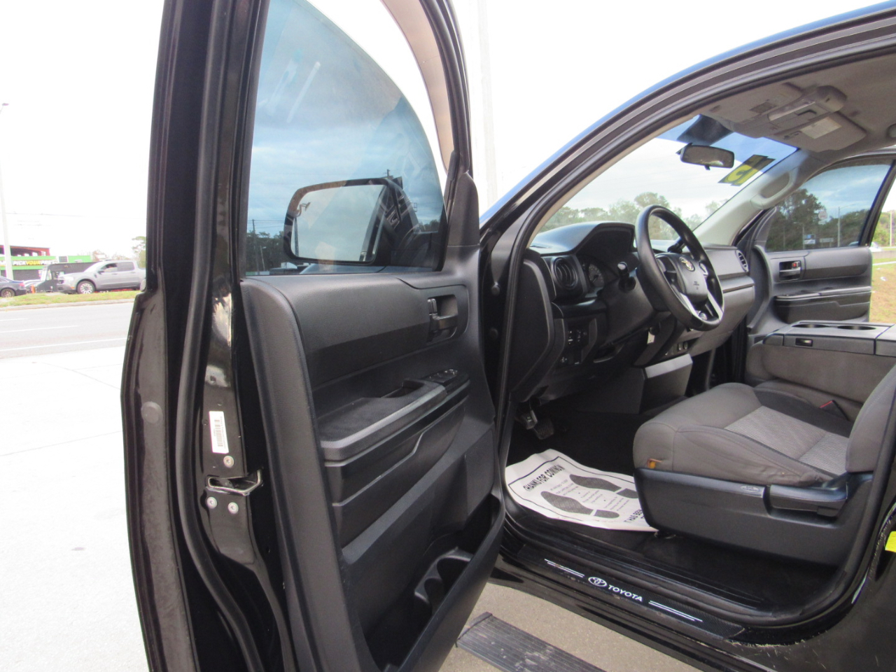 Toyota Tundra 2WD Truck Double Cab 4.6L V8 6-Spd AT SR5 (Natl) 2015