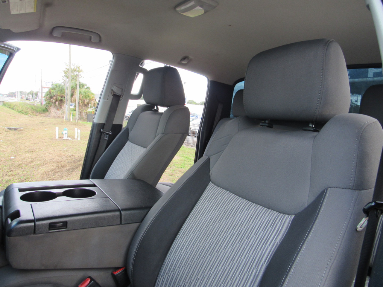 Toyota Tundra 2WD Truck Double Cab 4.6L V8 6-Spd AT SR5 (Natl) 2015