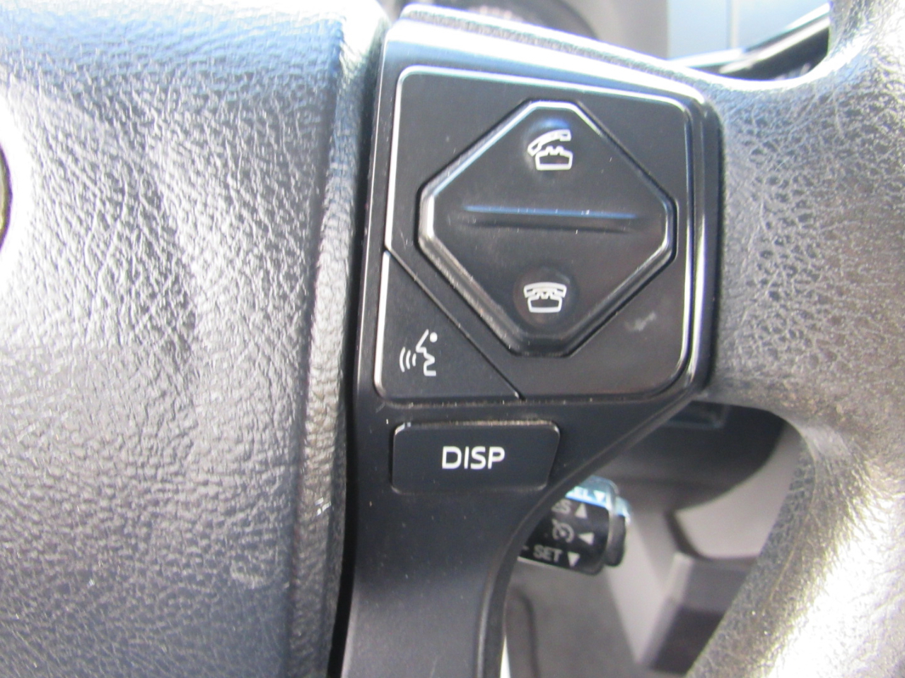 Toyota Tundra 2WD Truck Double Cab 4.6L V8 6-Spd AT SR5 (Natl) 2015