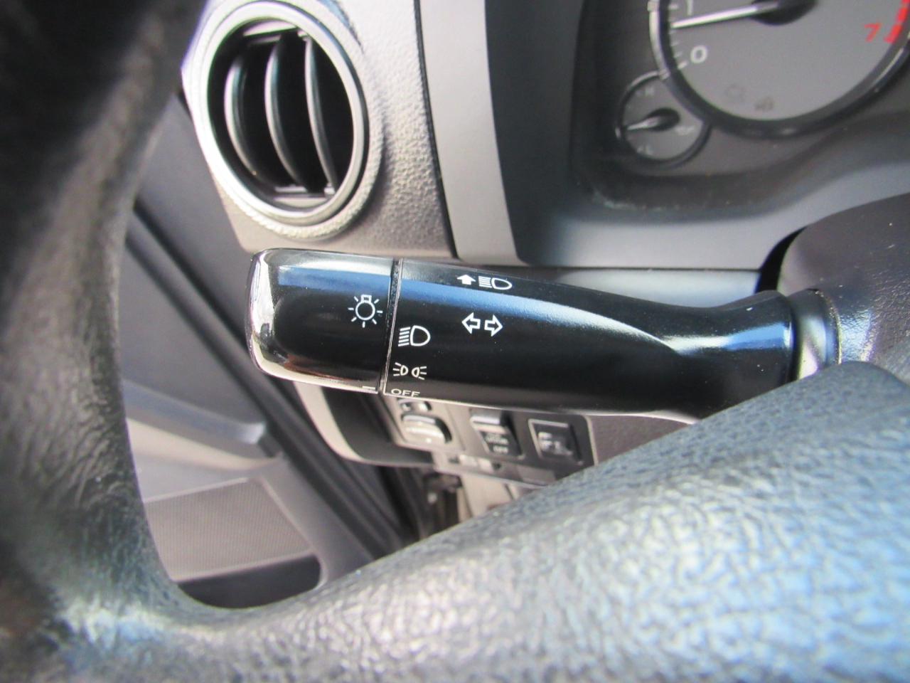 Toyota Tundra 2WD Truck Double Cab 4.6L V8 6-Spd AT SR5 (Natl) 2015