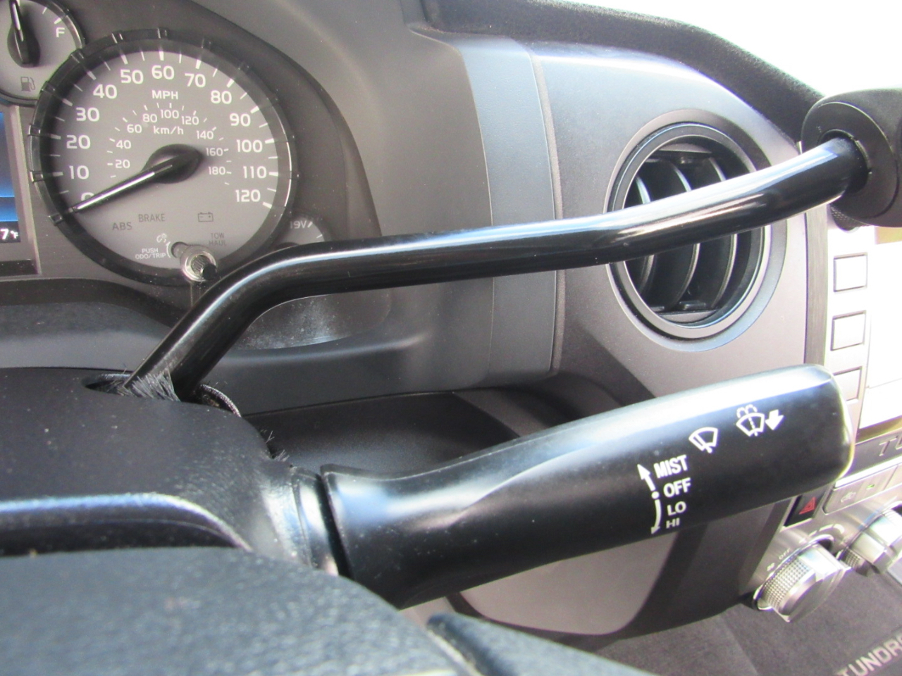 Toyota Tundra 2WD Truck Double Cab 4.6L V8 6-Spd AT SR5 (Natl) 2015