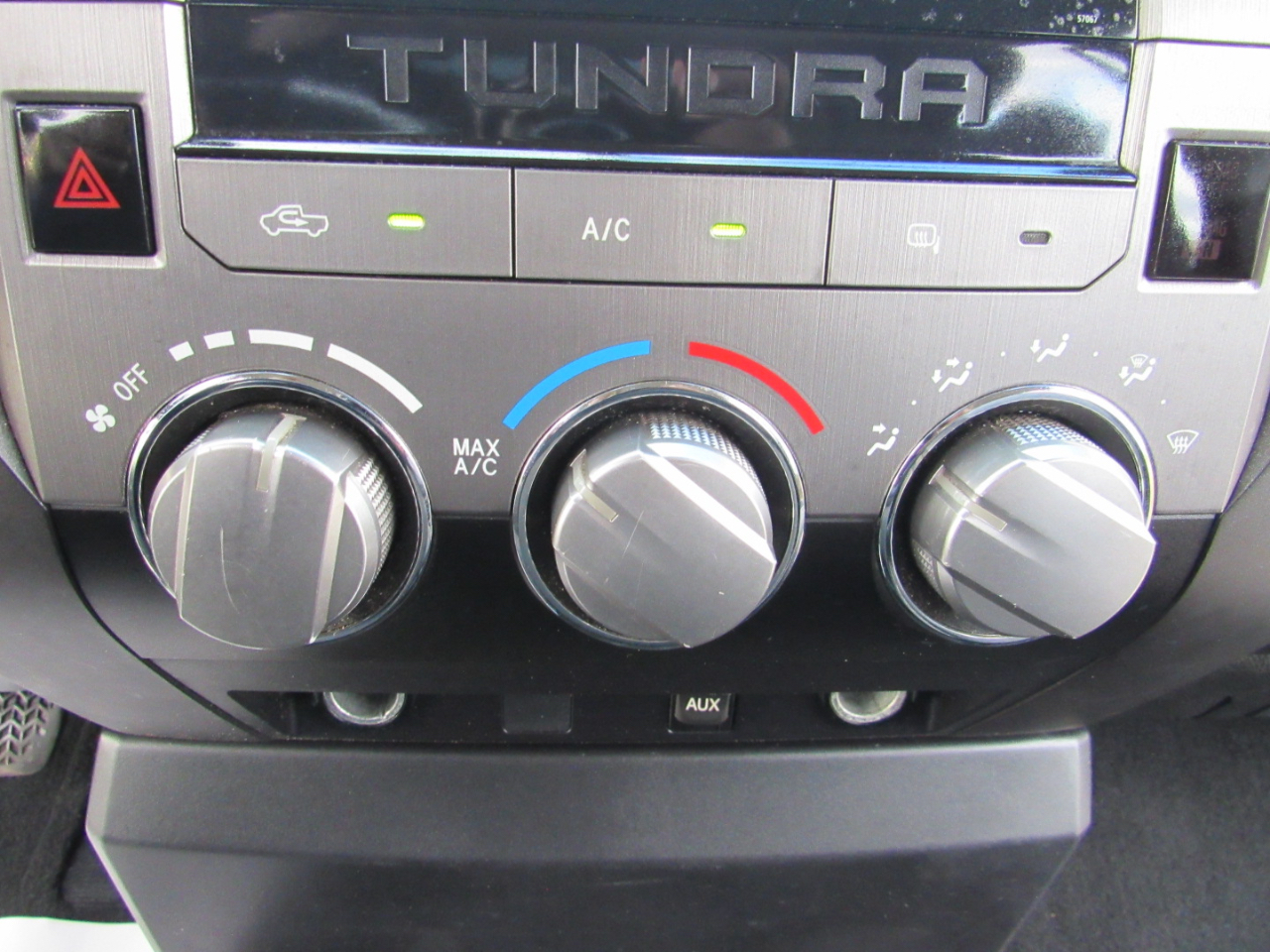 Toyota Tundra 2WD Truck Double Cab 4.6L V8 6-Spd AT SR5 (Natl) 2015