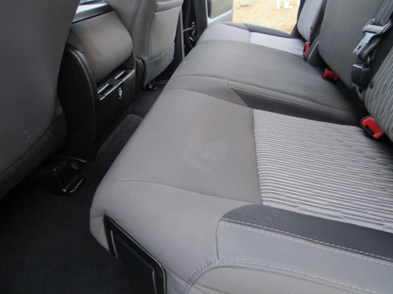 Toyota Tundra 2WD Truck Double Cab 4.6L V8 6-Spd AT SR5 (Natl) 2015