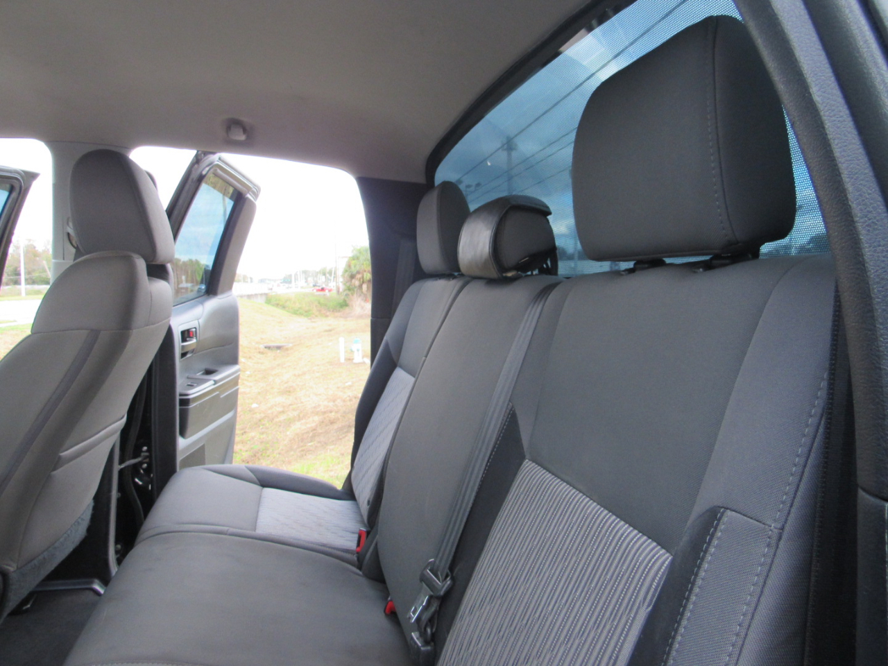 Toyota Tundra 2WD Truck Double Cab 4.6L V8 6-Spd AT SR5 (Natl) 2015