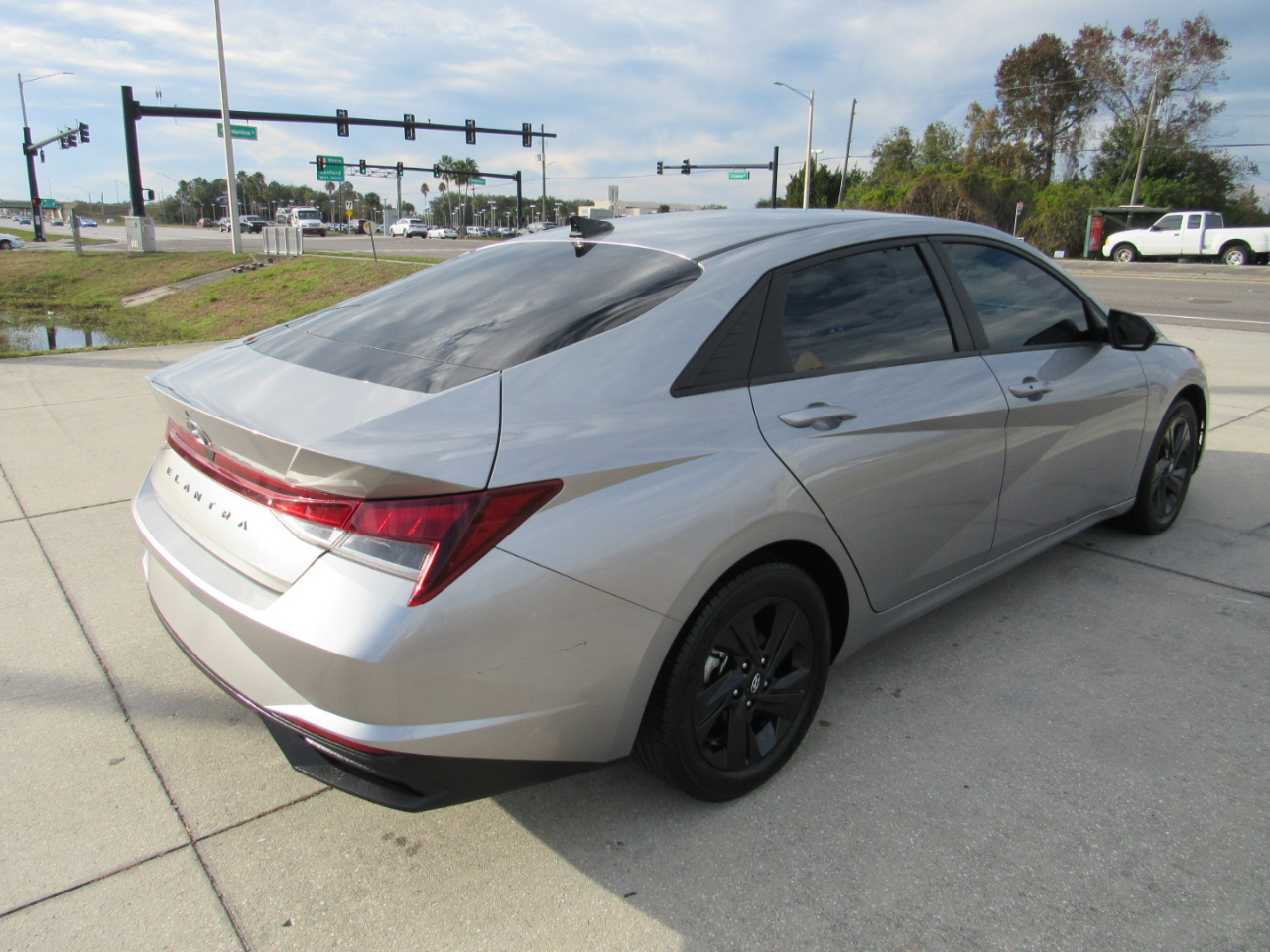 Hyundai Elantra SEL IVT 2023