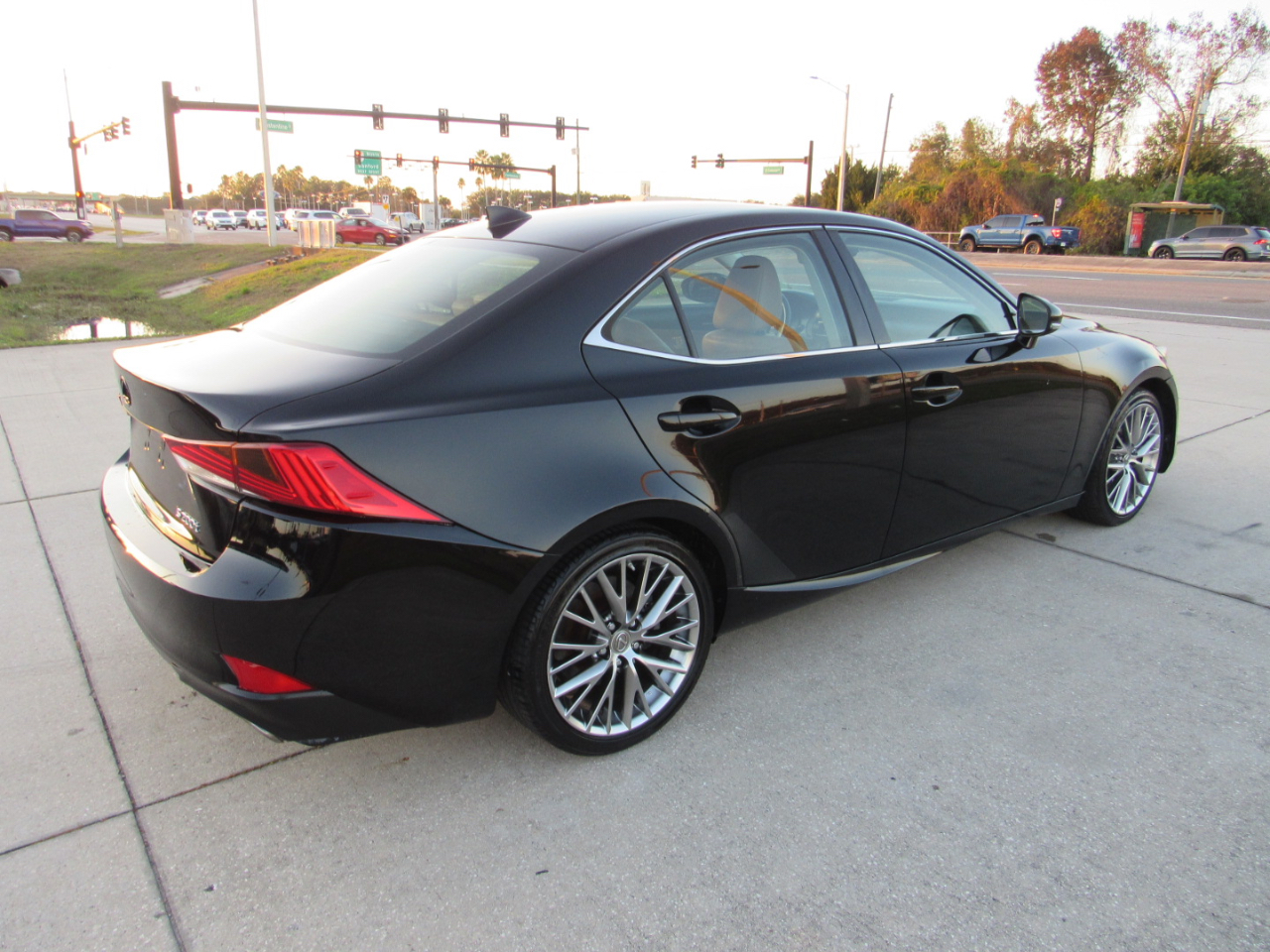 Lexus IS IS Turbo RWD 2017