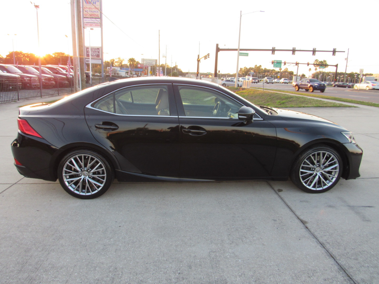 Lexus IS IS Turbo RWD 2017