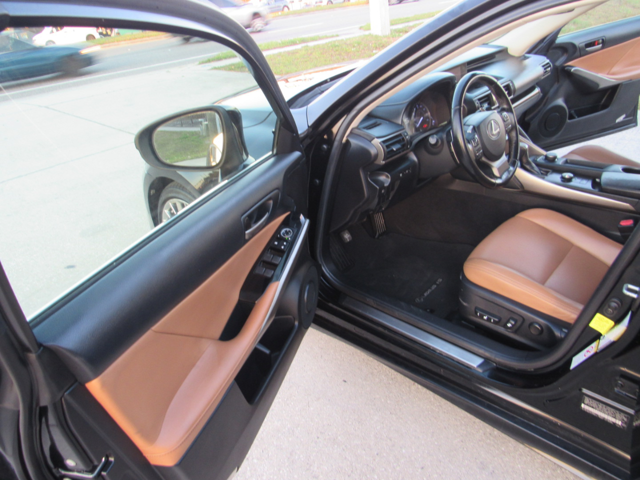 Lexus IS IS Turbo RWD 2017