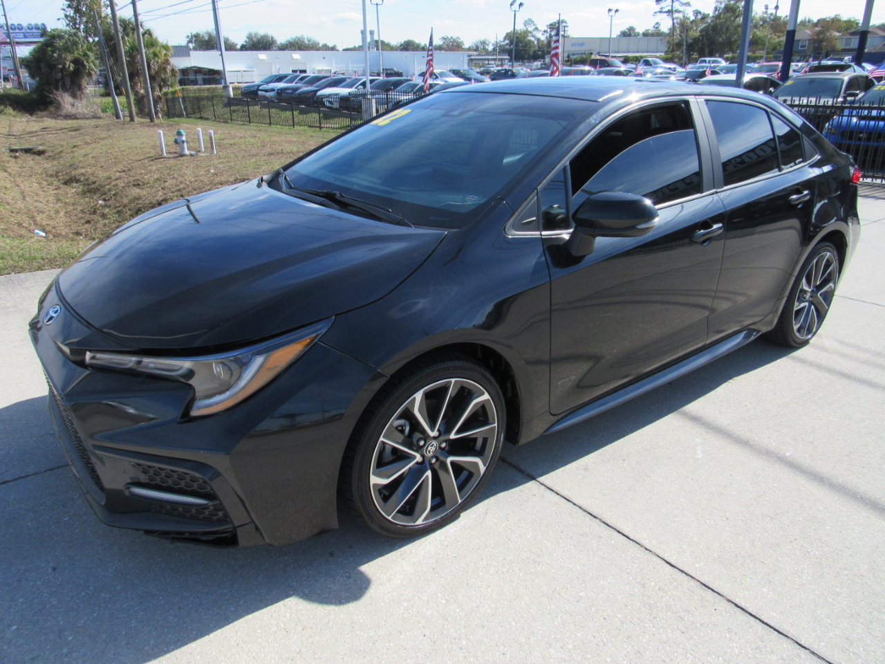 Toyota Corolla SE Nightshade CVT (Natl) 2022