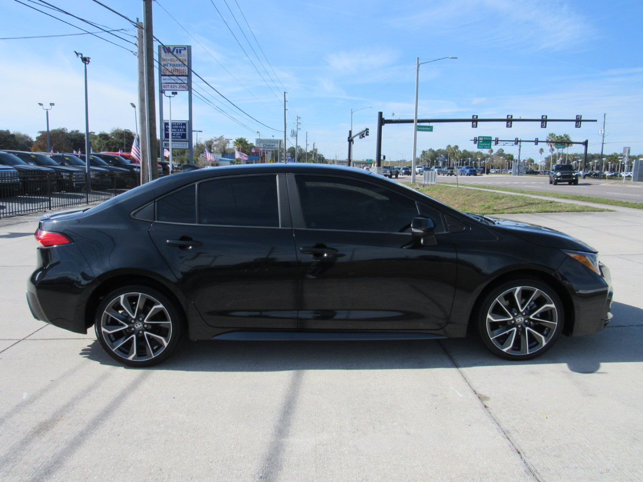 Toyota Corolla SE Nightshade CVT (Natl) 2022