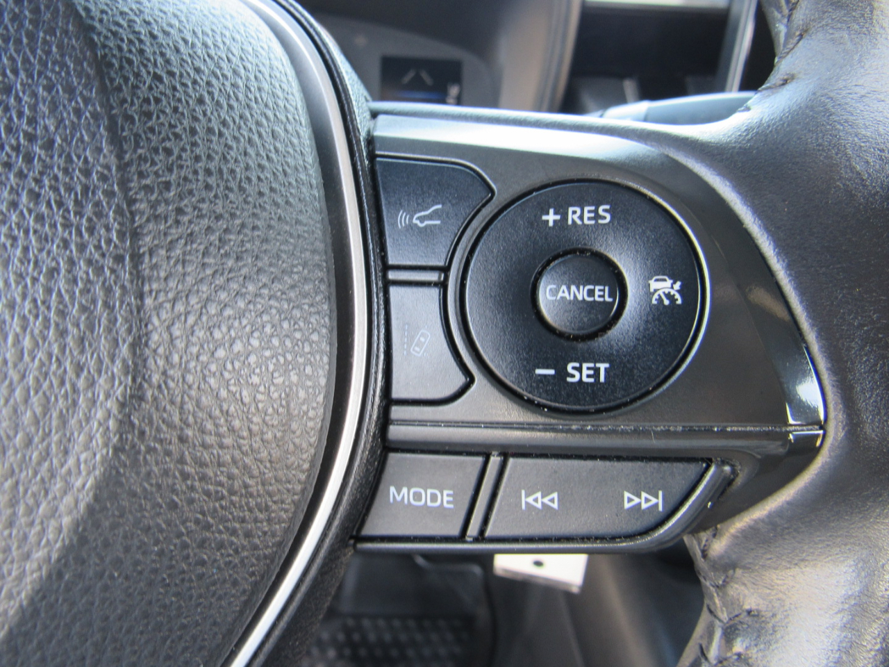 Toyota Corolla SE Nightshade CVT (Natl) 2022