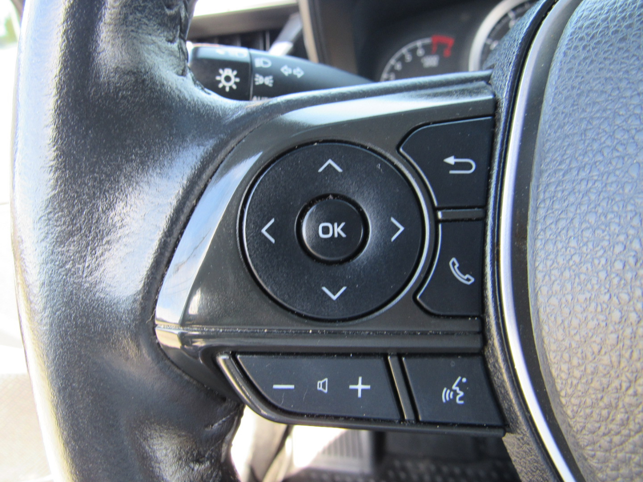 Toyota Corolla SE Nightshade CVT (Natl) 2022