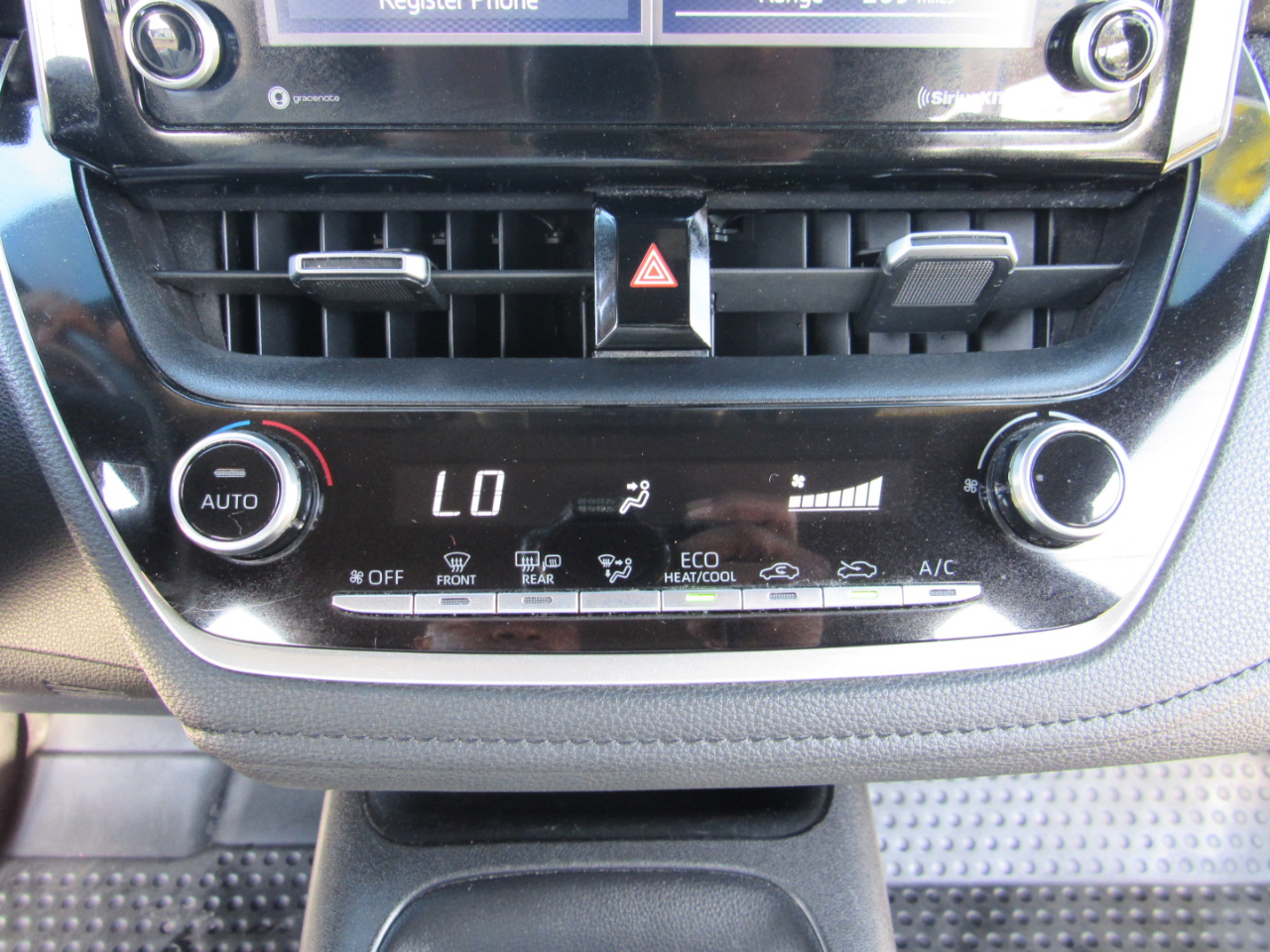 Toyota Corolla SE Nightshade CVT (Natl) 2022