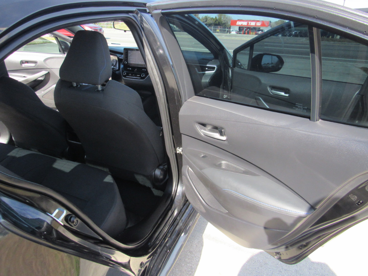 Toyota Corolla SE Nightshade CVT (Natl) 2022