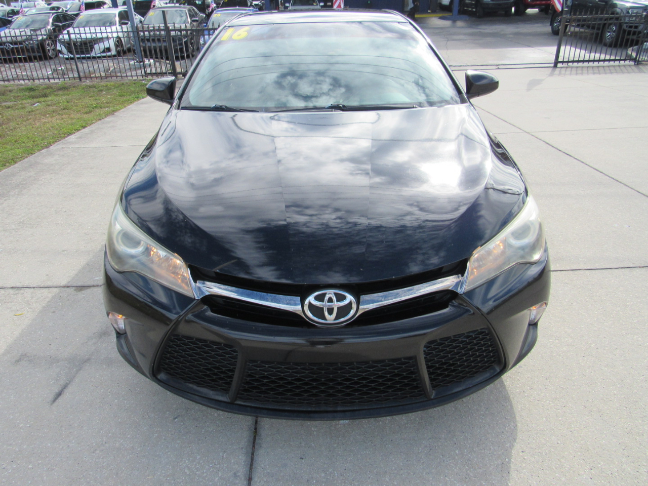 Toyota Camry 4dr Sdn I4 Auto SE w/Special Edition Pkg (Natl) 2016