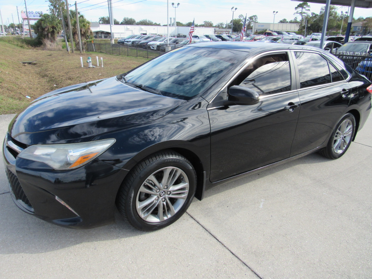 Toyota Camry 4dr Sdn I4 Auto SE w/Special Edition Pkg (Natl) 2016