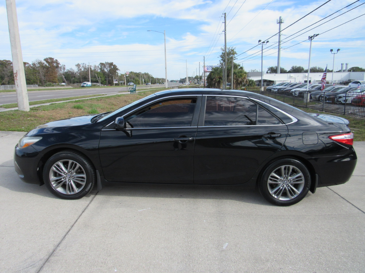 Toyota Camry 4dr Sdn I4 Auto SE w/Special Edition Pkg (Natl) 2016