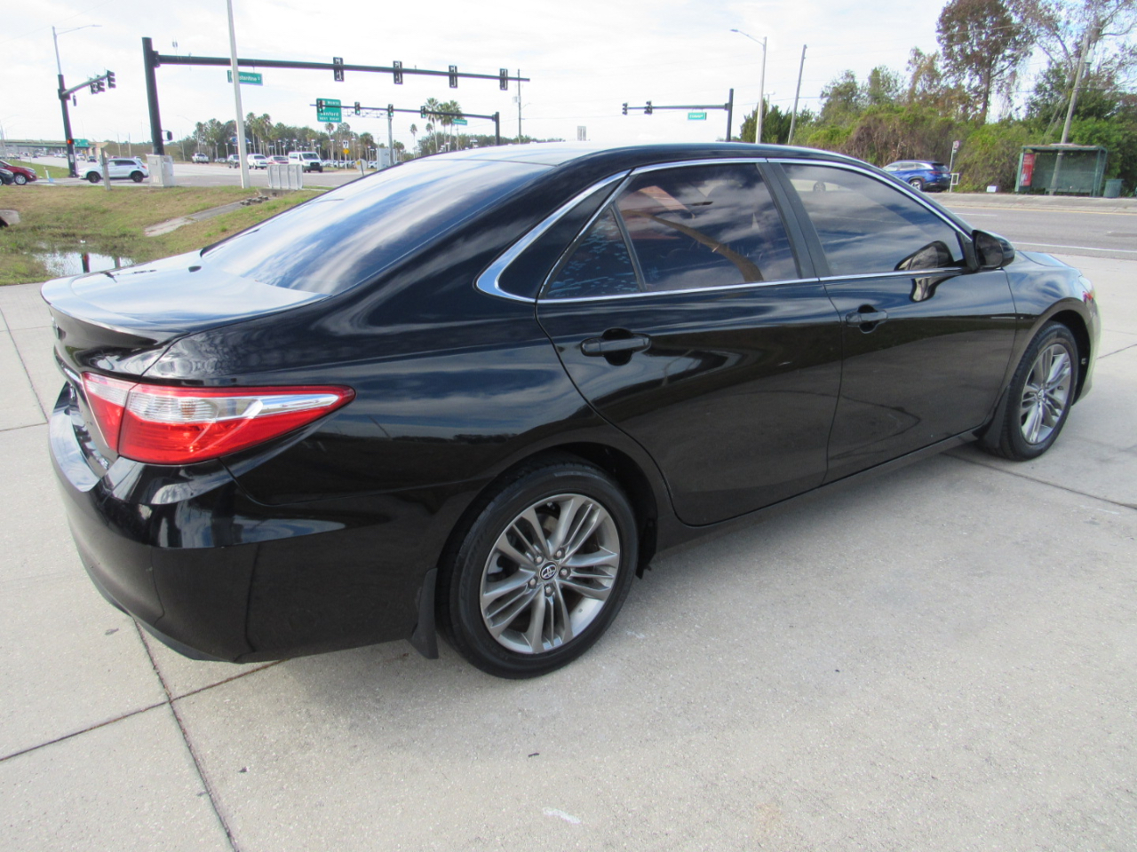 Toyota Camry 4dr Sdn I4 Auto SE w/Special Edition Pkg (Natl) 2016