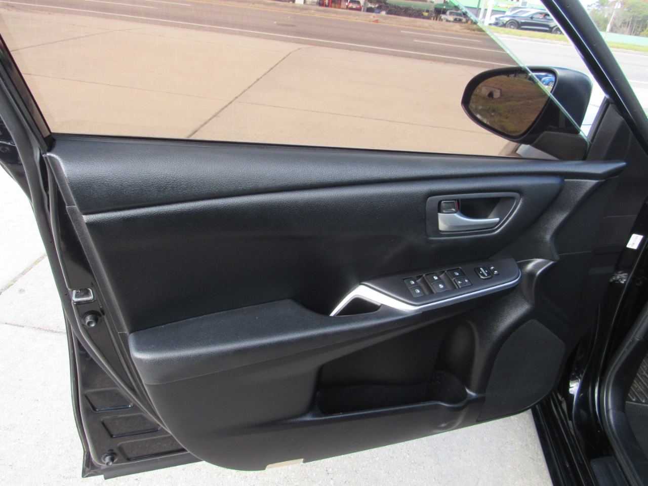 Toyota Camry 4dr Sdn I4 Auto SE w/Special Edition Pkg (Natl) 2016