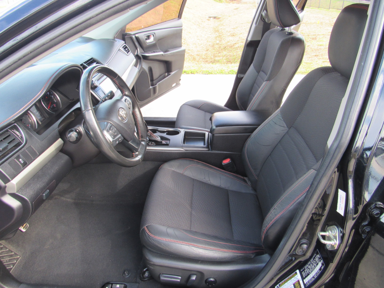 Toyota Camry 4dr Sdn I4 Auto SE w/Special Edition Pkg (Natl) 2016