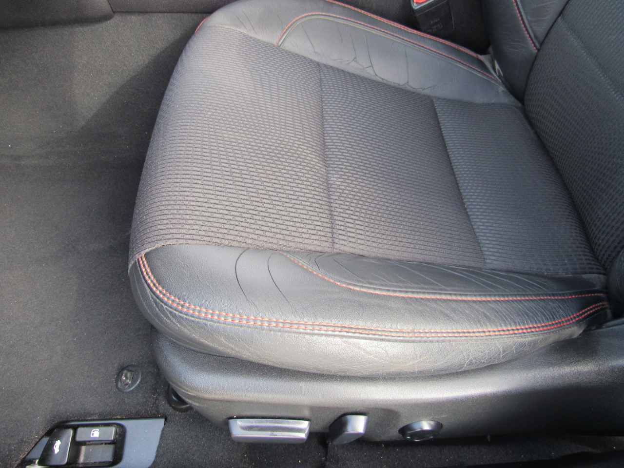 Toyota Camry 4dr Sdn I4 Auto SE w/Special Edition Pkg (Natl) 2016