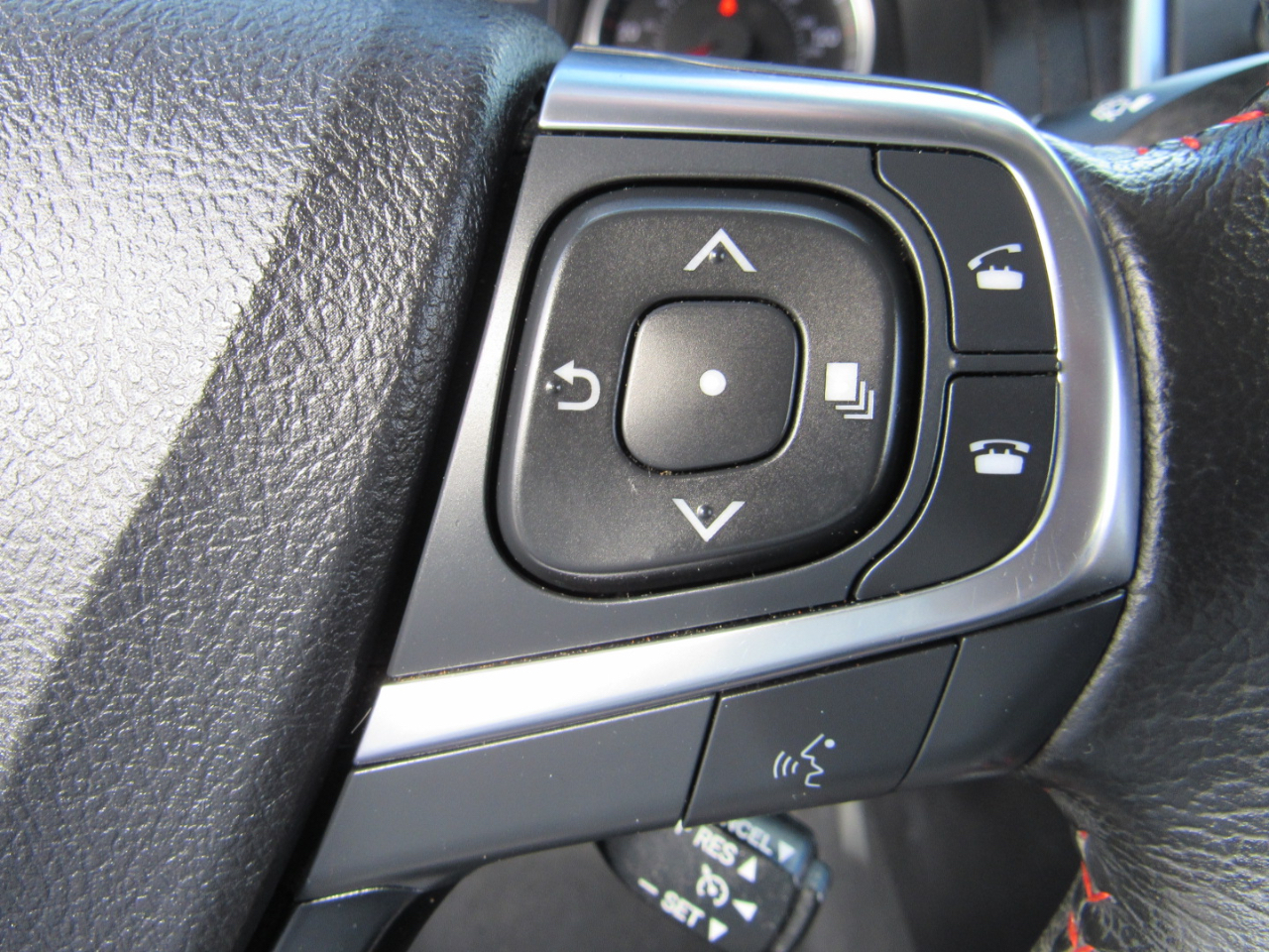 Toyota Camry 4dr Sdn I4 Auto SE w/Special Edition Pkg (Natl) 2016