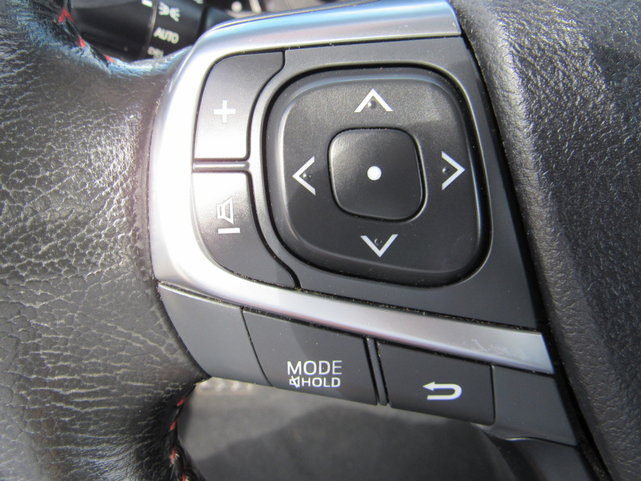 Toyota Camry 4dr Sdn I4 Auto SE w/Special Edition Pkg (Natl) 2016