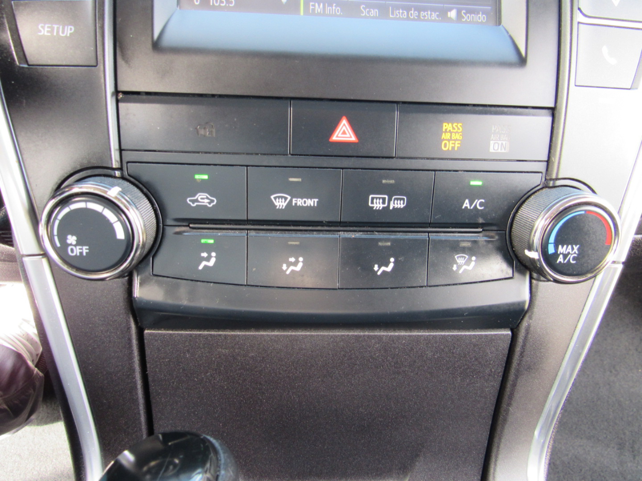 Toyota Camry 4dr Sdn I4 Auto SE w/Special Edition Pkg (Natl) 2016